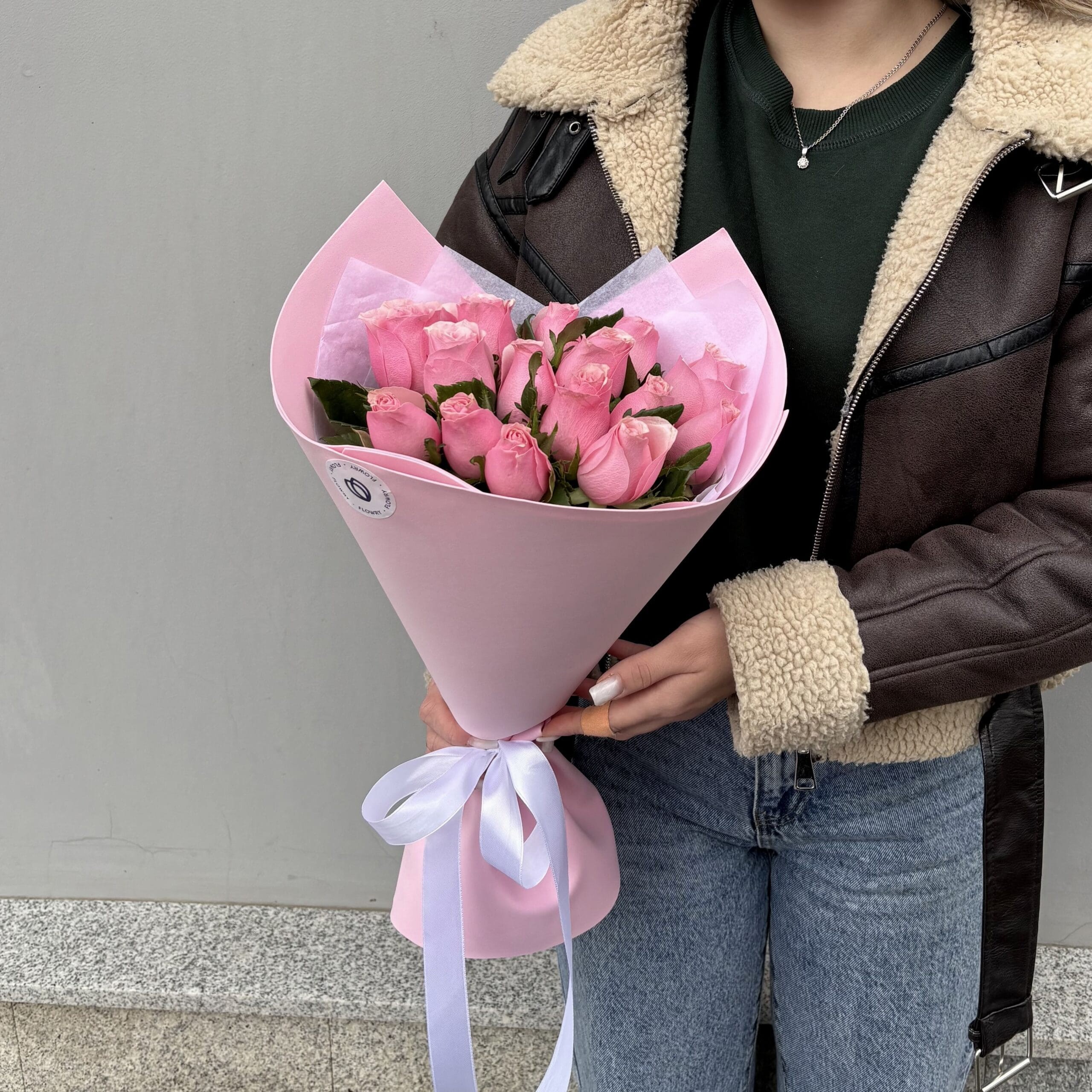 15 светло-розовых роз 50 см, Россия
