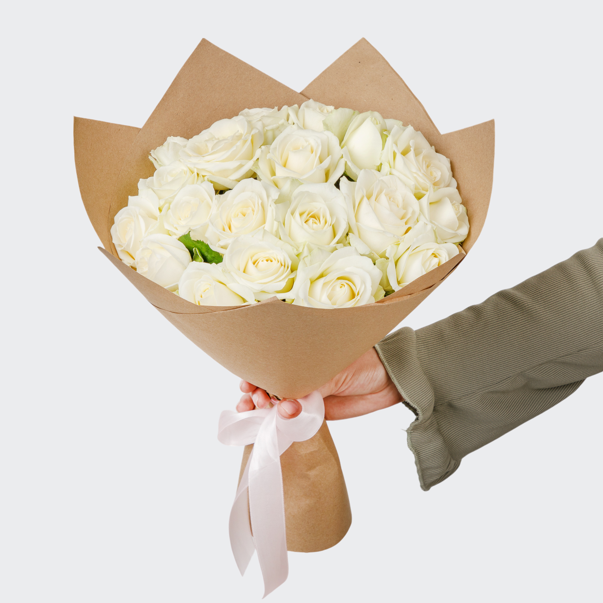 Букет из 19 белых роз 50 см, Россия